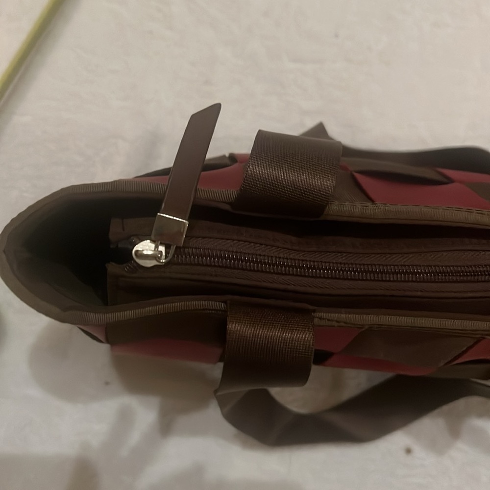 Comely, Seatbelt Purse Cabernet maroon and brown seatbelt straps woven - Picture 6 of 10